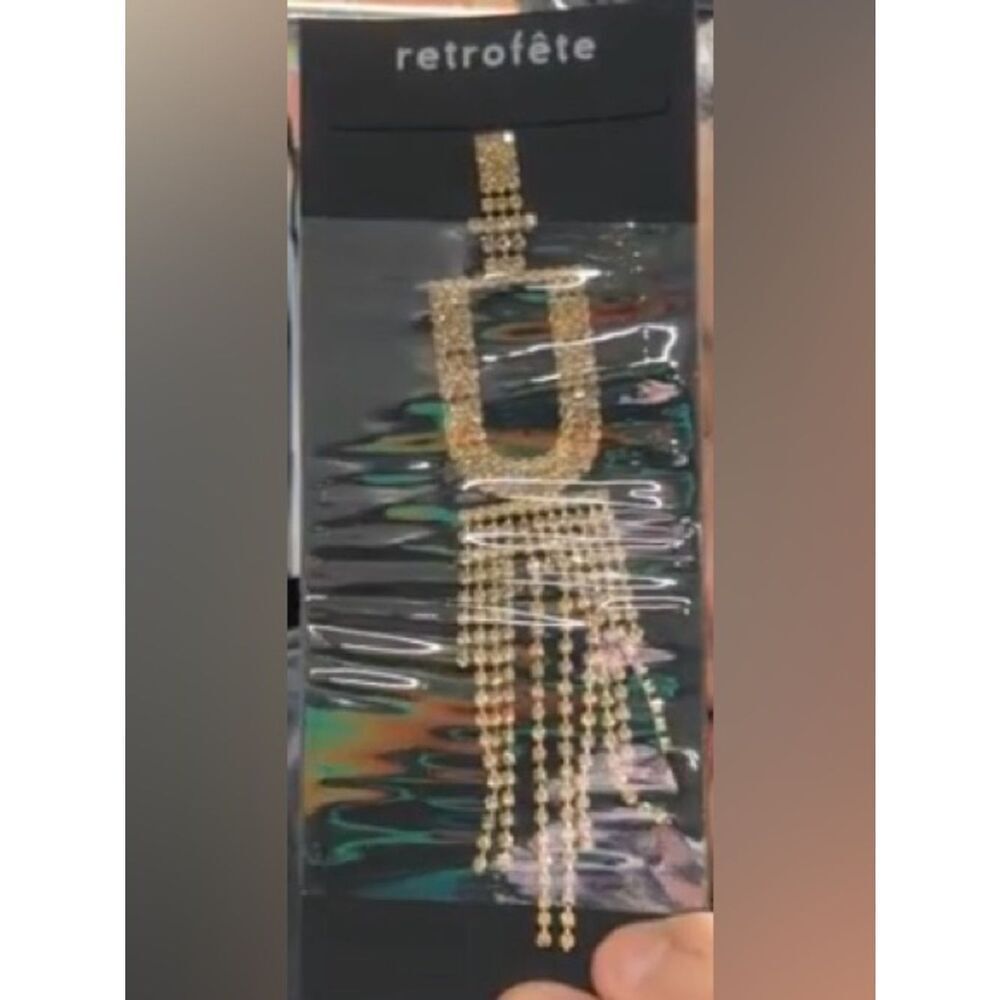 Retrofête Crystal Alphabet U Fringe Drop Earring Gold - Picture 3 of 4